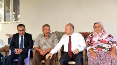 Vali Çakacak, PKK'lıların Kaçırdığı Polisin Ailesini Ziyaret Etti