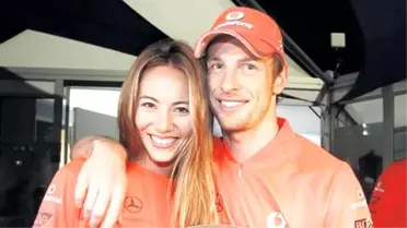 F1 Pilotunu Gazla Soydular