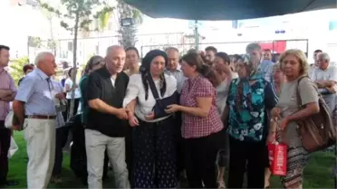 Şehit Binbaşı Kulaksız'ın Eşinden Bayrağa Asker Selamı