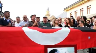 Fikret Otyam Son Yolculuğuna Türkülerle Uğurlandı