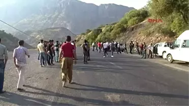 Hakkari'de Canlı Kalkan Olmaya Gidenlere İzin Verilmedi