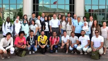 Türkçe Öğrenen Yabancı Öğrenciler Rektör Yardımcısı Tunca'yı Ziyaret Etti
