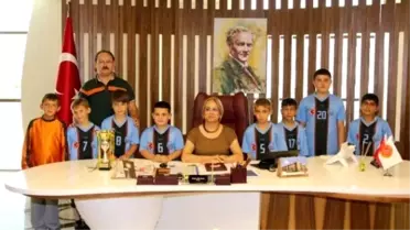 Türkiye Şampiyonu Minik Sporculardan Rektör Kılıç'a Ziyaret