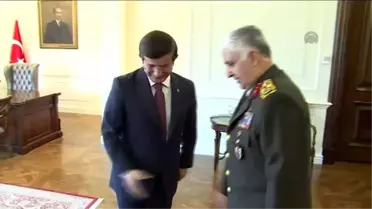 Orgeneral Özel'den Başbakan Davutoğlu'na Veda Ziyareti