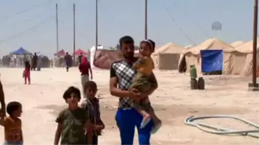 Enbarlı Sığınmacılar Kavurucu Sıcaklarla Mücadele Ediyor