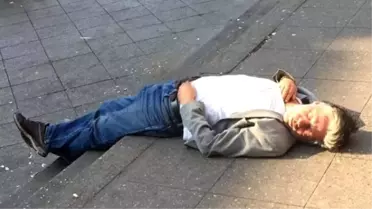 Sokaklarda Yatan Birol Ünel'e Yönetmen Arkadaşı Sahip Çıktı