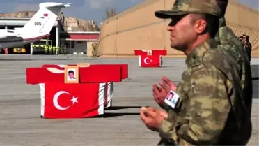 Hakkari'de Şehit Olan 3 Askerin Cenazesi Memleketlerine Gönderildi