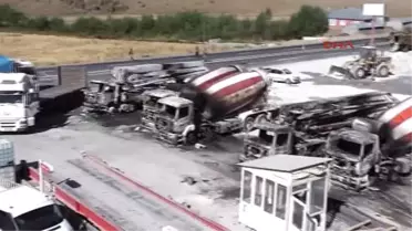 Ağrı Pkk?lılar Petrol İstasyonu ve Beton Firmasını Basıp 7 Aracı Ateşe Verdi 1-