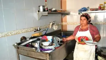 Ayvalık'ta Tatilcilerin Su Çilesi