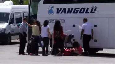 Vatandaşın Seyahat Özgürlüğüne 'Terör' Engeli