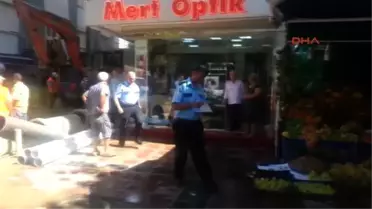 İzmir - Kepçe Doğalgaz Borusunu Deldi