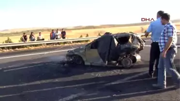 Şanlıurfa - Aynı Yöndeki Aracın Çarptığı Otomobil Takla Atıp Yandı: 2 Ölü, 6 Yaralı