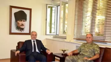 Vali Kamçı, Tümgeneral Angun'u Ziyaret Etti