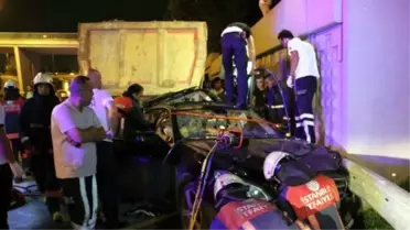 Eyüp'te Trafik Kazası: 3 Ölü, 2 Yaralı