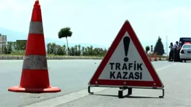 Antalya'da Yolcu Otobüsü ile Otomobil Çarpıştı: 5 Ölü