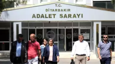 Diyarbakır'da 'Öz Yönetim' Açıklaması Yapan Belediye Başkanları Adliyede