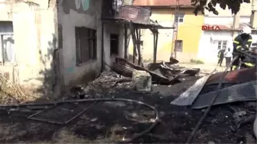 Bahçedeki Kuru Otları Yakarken Ev Yandı