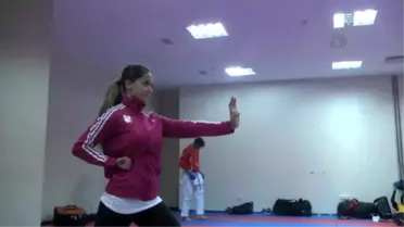 Kendisini Korumak İçin Başladığı Karatede Zirveyi Hedefliyor