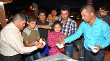 Çolakbayrakdar'a Sancaktepe'de Sevgi Seli