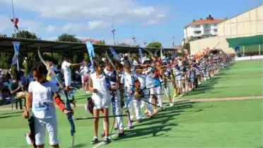 Gelibolu'da Minikler Türkiye Okçuluk Şampiyonası Başladı