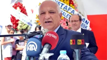 Kızılay'ın Suriye Sınırındaki Yardımları 1 Milyar Lirayı Buldu