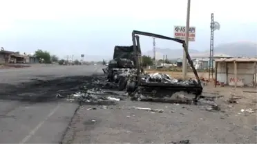 Silopi'de Teröristler Yol Kesip Tır Yaktı