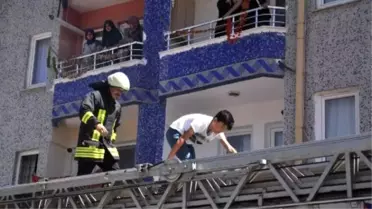 4 Katlı Apartmanda Korkutan Yangın