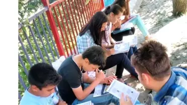 4,1'lik Deprem Sonrası Teog Kursu Okul Bahçesinde Devam Etti
