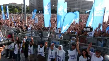 Bakırköy Halk Pazarı'nda 'Barış Mitingi'...