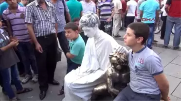 Gaziantep?te Terör Olaylarına 'Canlı Heykel'li Protesto-Özel
