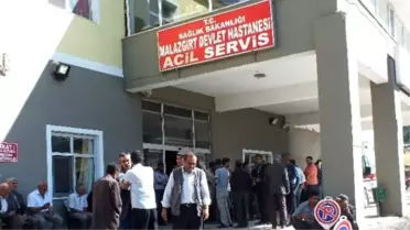 Malazgirt'te Traktör Devrildi 1 Ölü Bir Yaralı