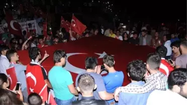 Afyonkarahisar'da Taraftar Gurupları Terör Saldırılarını Protesto Etti