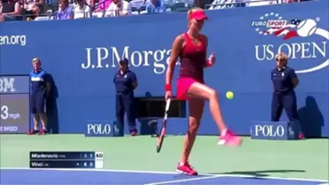 Mladenovic Futbol Yeteneğini Konuşturdu!