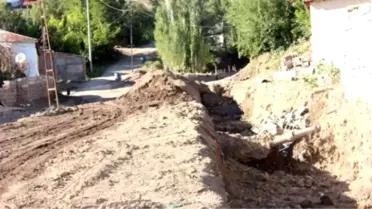 Özalp'ta Sel Sularını Karşı İstinat Duvarı Yapılıyor