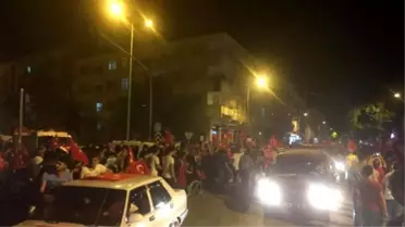 Polatlı'da Teröre Tepki Eyleminde Hdp Tabelası İndirildi