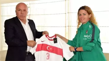 Kadın A Milli Futbol Takımı Yöneticilerinden Sekmen'e Ziyaret
