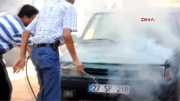 İslahiye'de Seyir Halindeki Otomobil Yandı