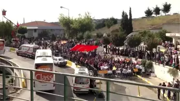 Sığınmacıların Bayrampaşa Otogarındaki Bekleyişi