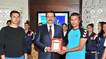 Alpagu Milli Takımından, Başkan Ak'a Teşekkür Ziyareti