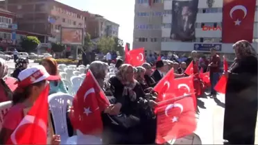 Kırıkkale'de Gaziler Günü'nde Şehitliği Ziyaret Eden Aileler Gözyaşlarını Tutamadı