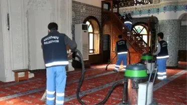 Keçiören'in Camileri Bayramda da Pırıl Pırıl