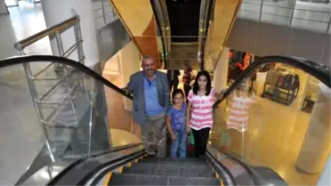 Hakkari'de Yürüyen Merdivenlere İlgi