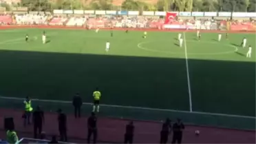 Maç Devam Ederken Ambulans Sahaya Girdi