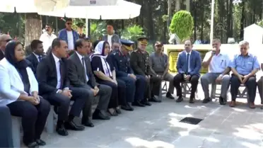 Garnizon Şehitliği'nde Bayramlaşma Töreni