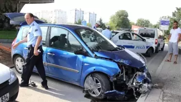Samsun'da İki Otomobil Çarpıştı: 4 Yaralı
