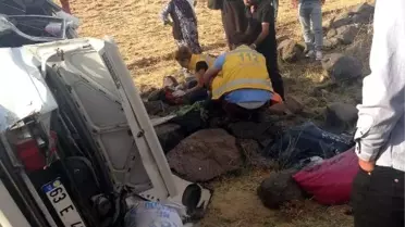 Siverek'te Otomobil Devrildi: 1 Ölü, 8 Yaralı