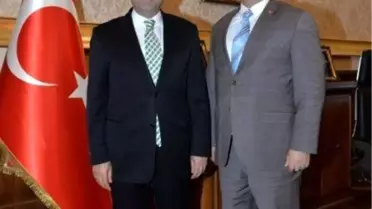 Vali Güzeloğlu Kogace Başkanı Gürol'u Kabul Etti