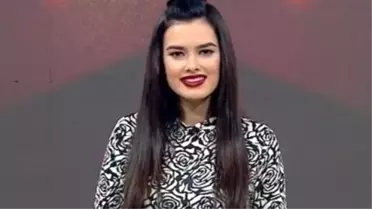 'O Ses Türkiye'de Herkesin Merak Ettiği Sunucu Saadet Özsırkıntı Kim!