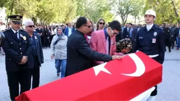 Doğum Sırasında Önce Bebeğini Sonrada Yaşam Savaşını Kaybeden Bayan Polis Memuru Son Yolculuğuna...