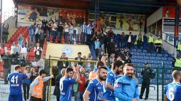 Bb Erzurumspor'da, Düzcespor Karşısında Alınan Üç Puan Sevinci Yaşanıyor
